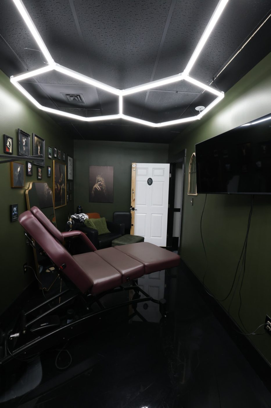 Anna’s room, under the hex lights