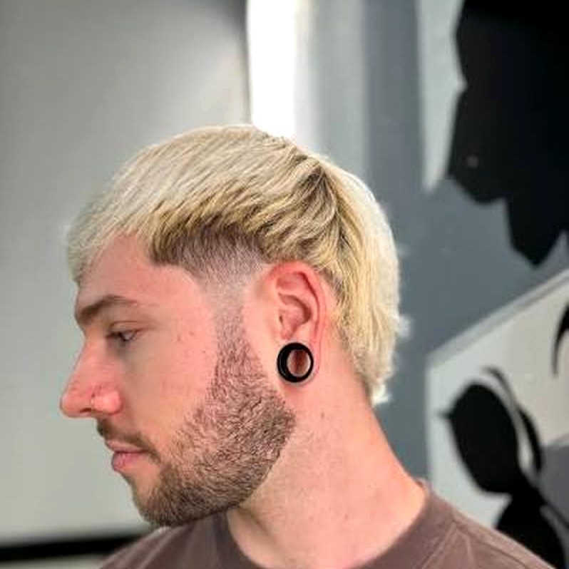 Bleached crop with faded sides