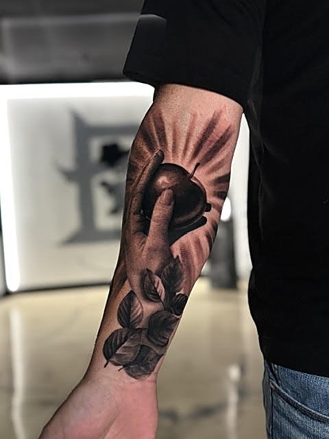 Skull and light rays down the forearm