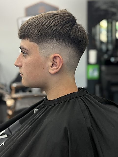 Textured fringe with a mid fade